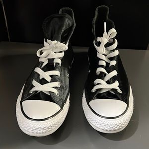 Black Velvet Converse!